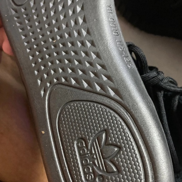 yeezy 350v2 bred - Picture 4 of 4